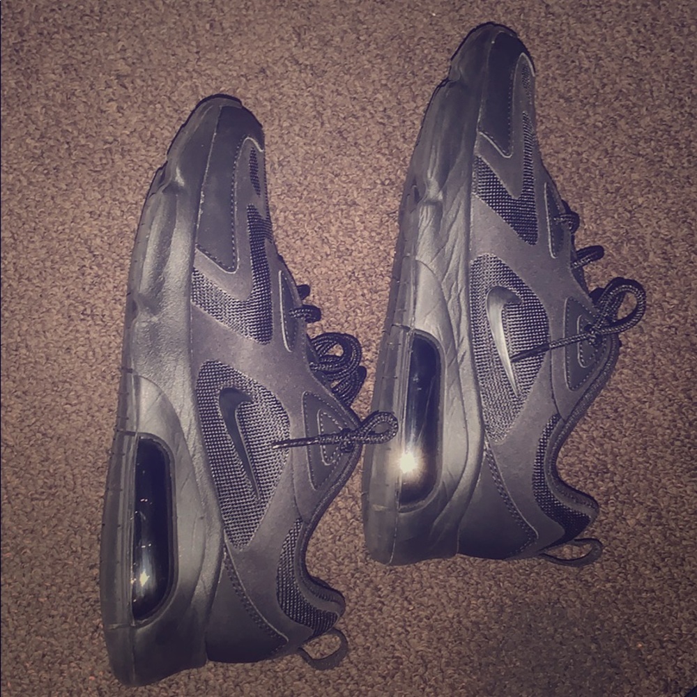 Like new!!! Black Nike AirMax 200!
